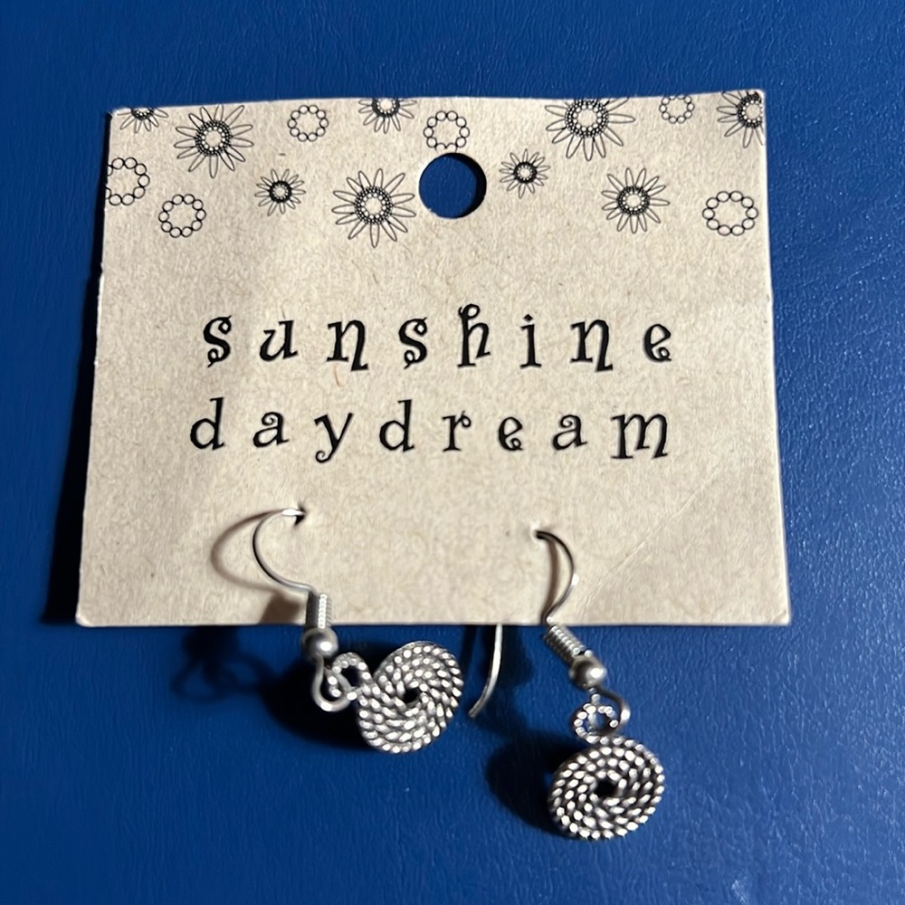 New Silvertone rope style earrings